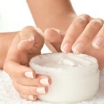 Hautpflege und Hautschutz in der täglichen Pflegepraxis